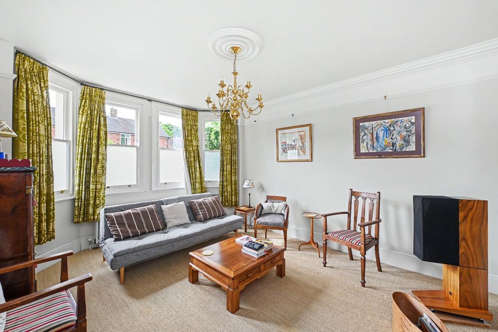 Property photo 2 of 28 5167593