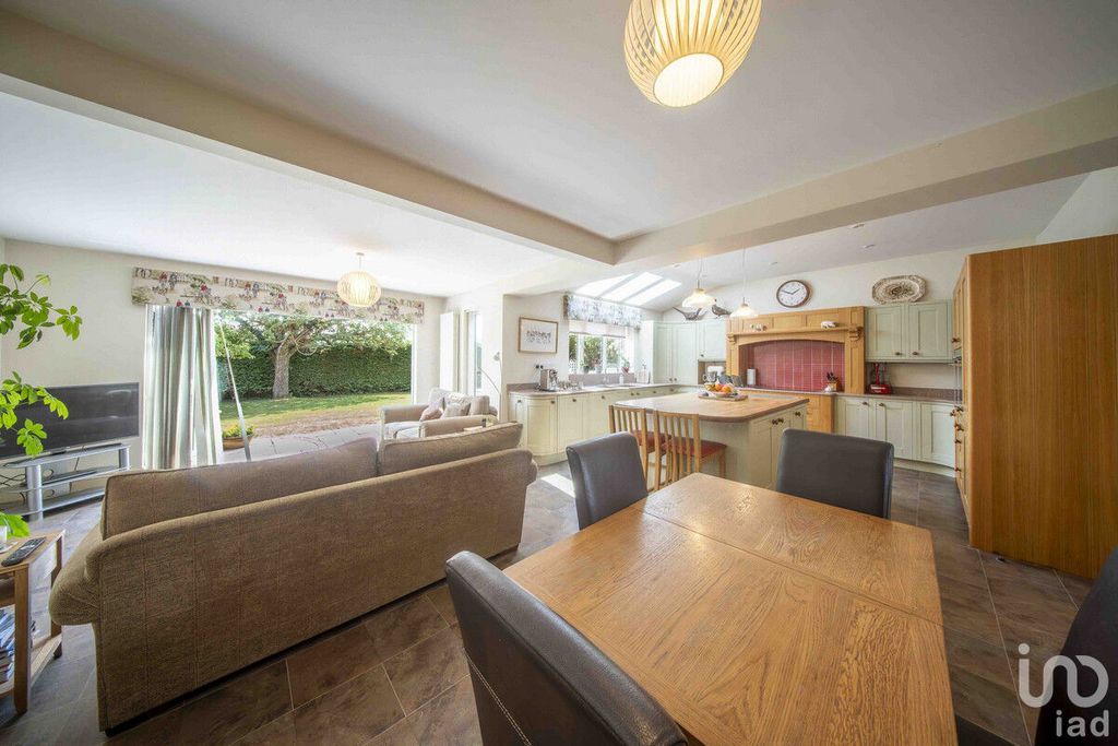 Property photo 3 of 38