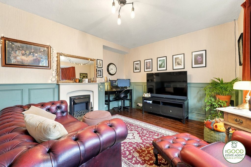 Property photo 3 of 25