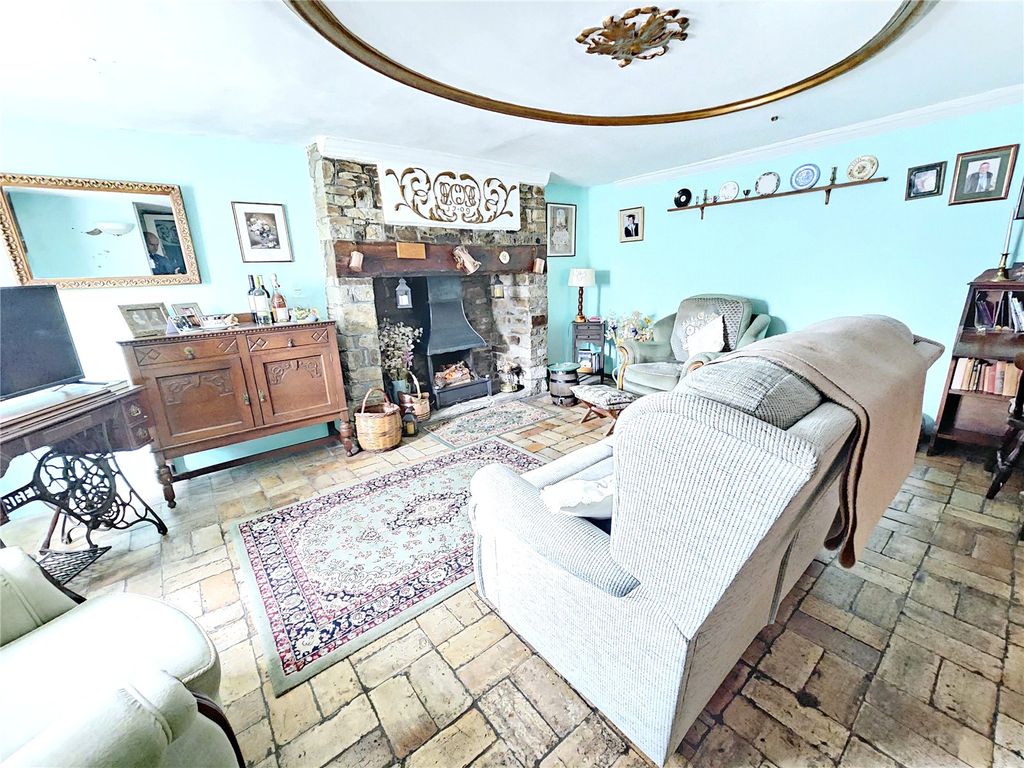 Property photo 2 of 18 Picture No. 04