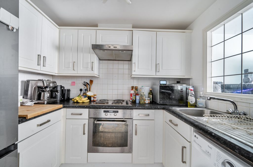 Property photo 2 of 14 1439294-14-69d694...