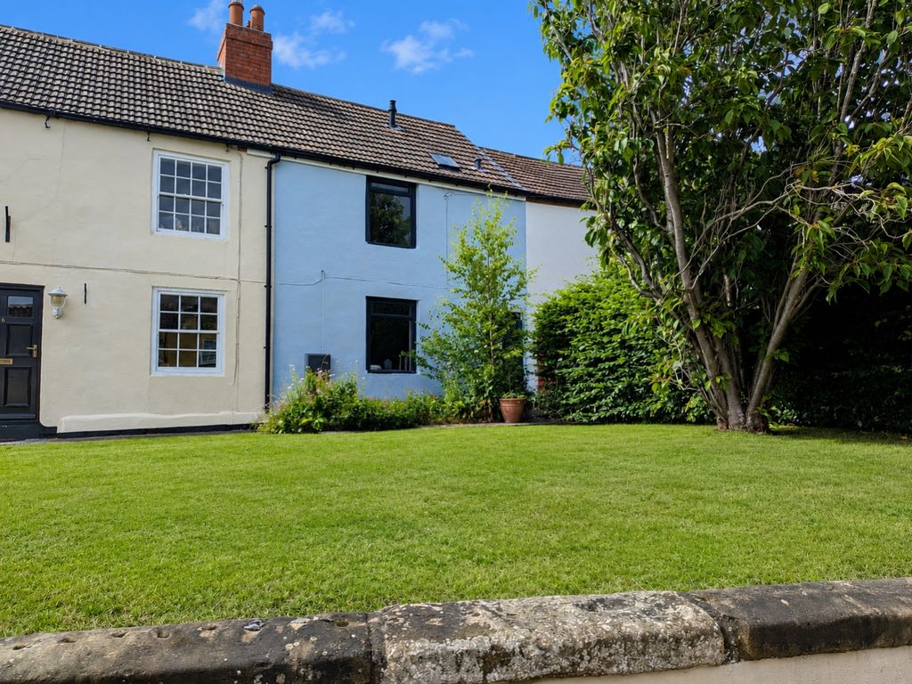 Property photo 1 of 10 Front