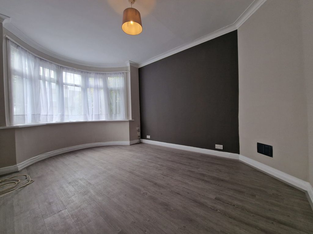 Property photo 2 of 9 Gallery