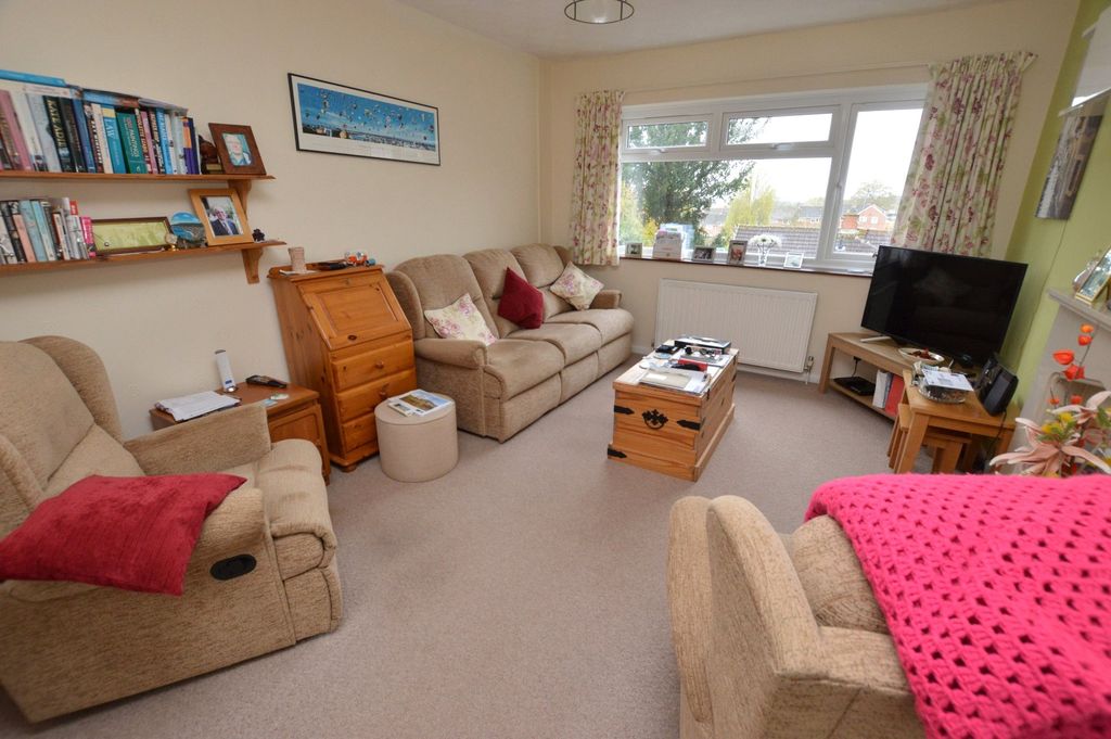 Property photo 3 of 12 Living Room