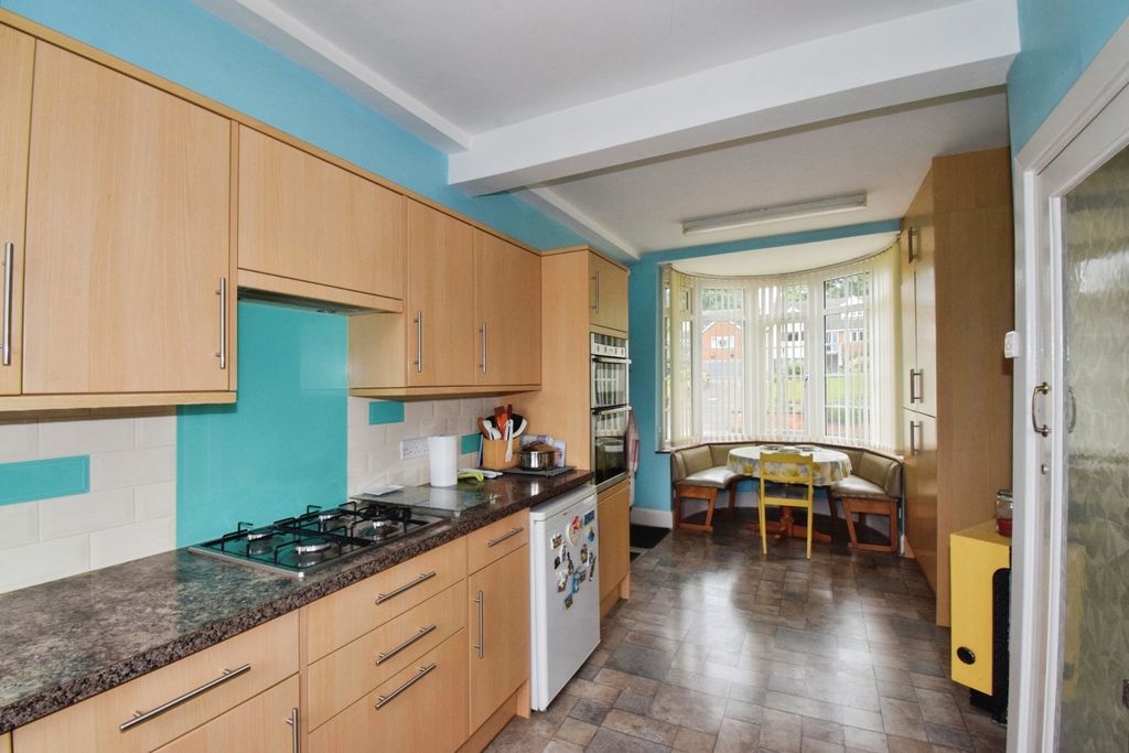 Property photo 3 of 28 Pbox-Img.Jpg