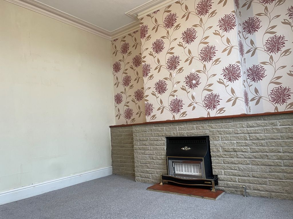 Property photo 2 of 8 Living Room