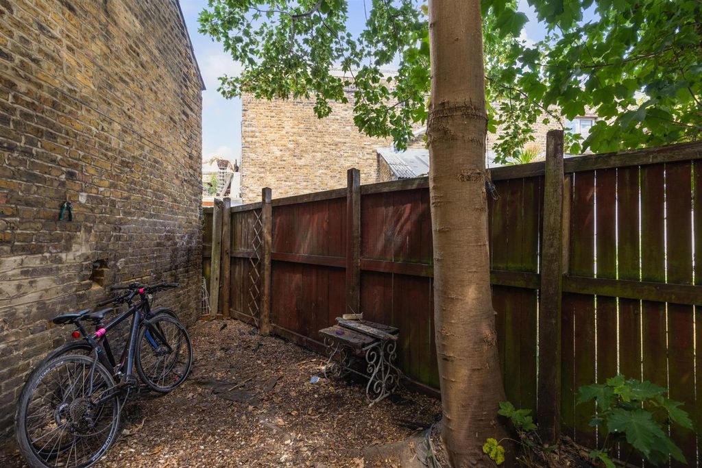 Property photo 3 of 13 4O1A3059-Hdr.Jpg