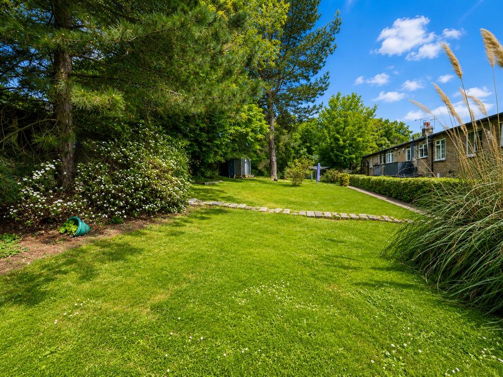 Property photo 3 of 13 143473A6-A976-4088-B55F-8E18Efc40630.Png