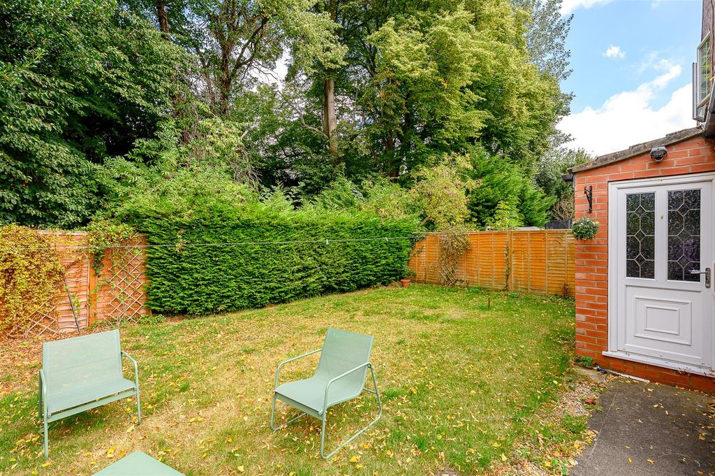 Property photo 2 of 13 Garden