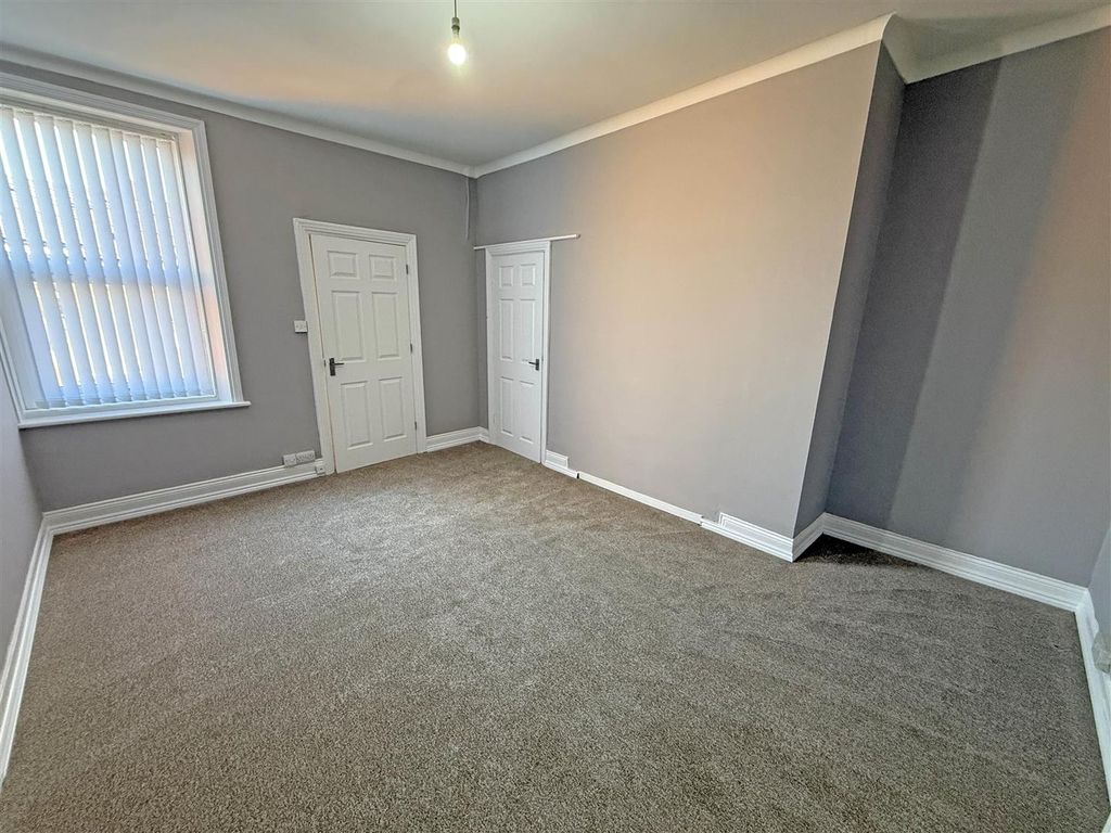 Property photo 2 of 9 Living Room.Jpg