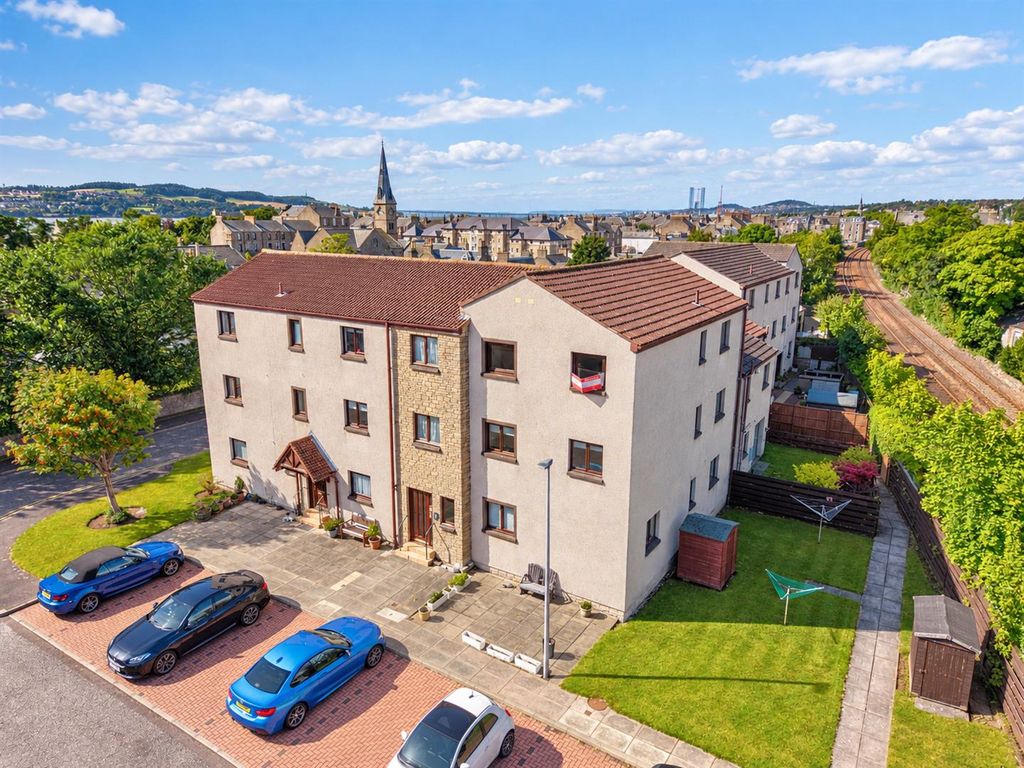 Property photo 2 of 20 16 Cross Street Bf New-2.Jpg