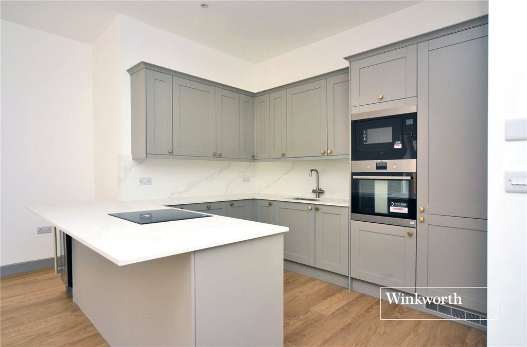 Property photo 2 of 19 Picture No. 24