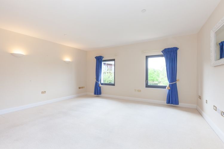 Property photo 2 of 10 200179