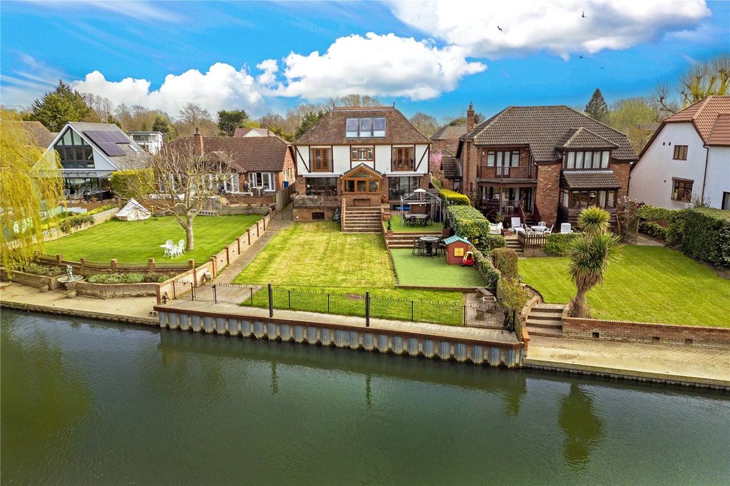 Property photo 1 of 58 Picture No. 11