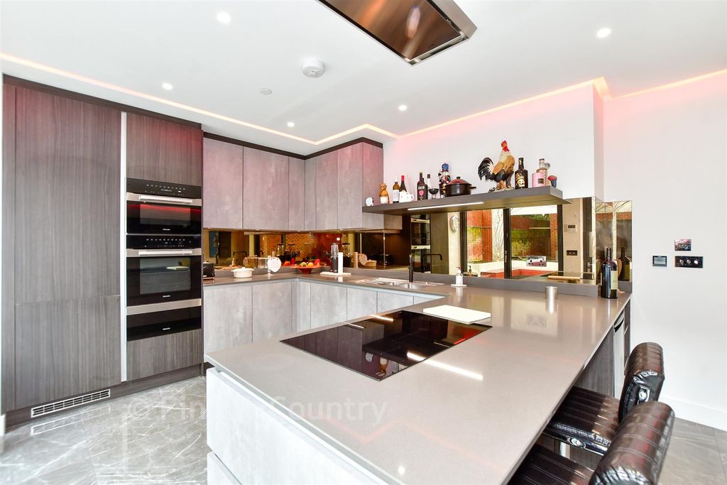 Property photo 1 of 13 Kitchen