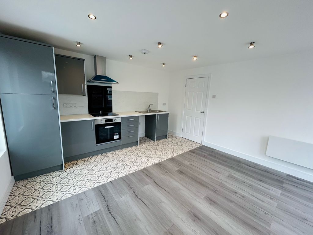 Property photo 1 of 6 Kitchen