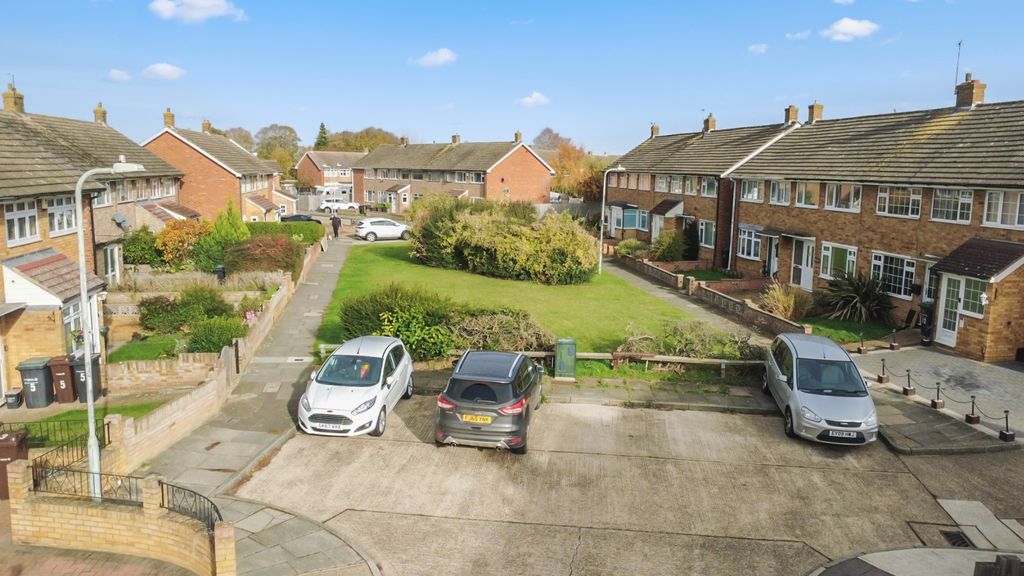 Property photo 2 of 16 4674481