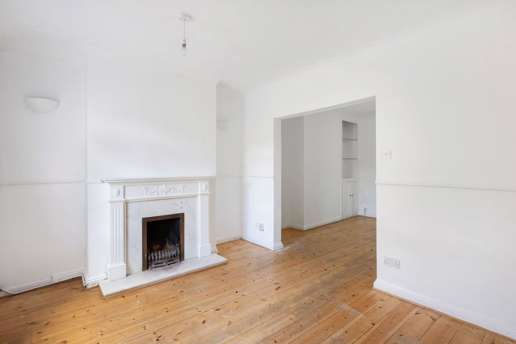 Property photo 3 of 16
