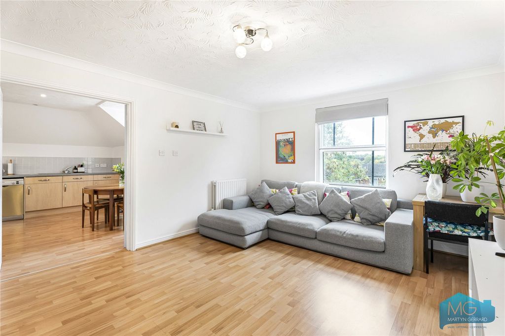 Property photo 2 of 19 Picture No. 03