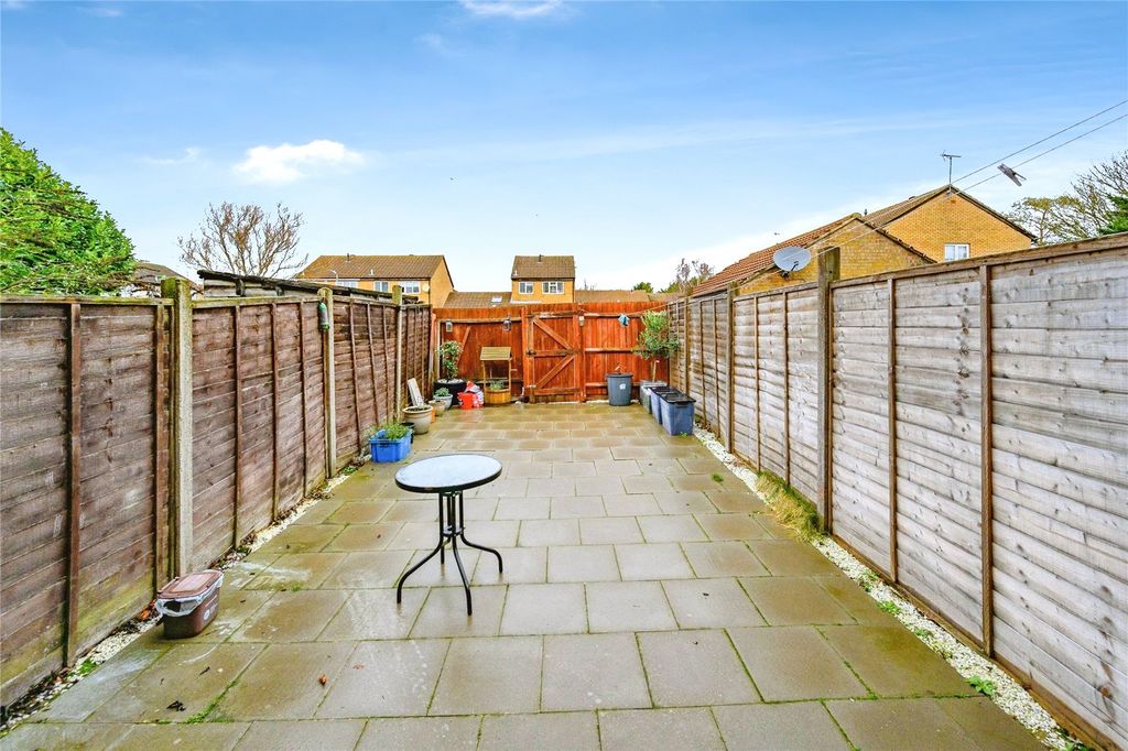 Property photo 2 of 13 Garden