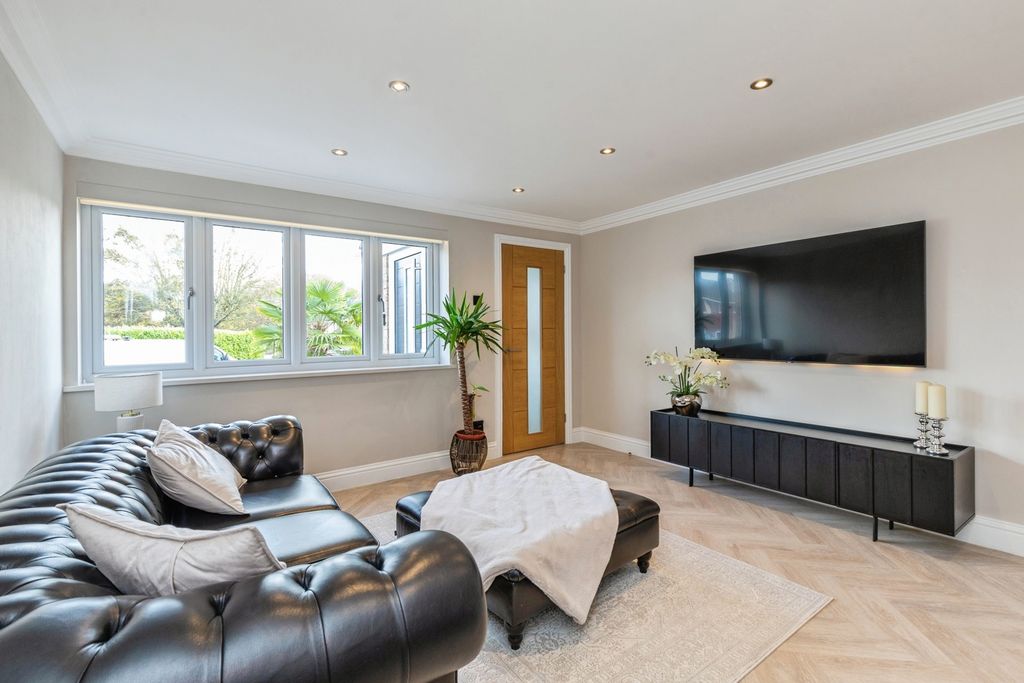 Property photo 3 of 16 Photo