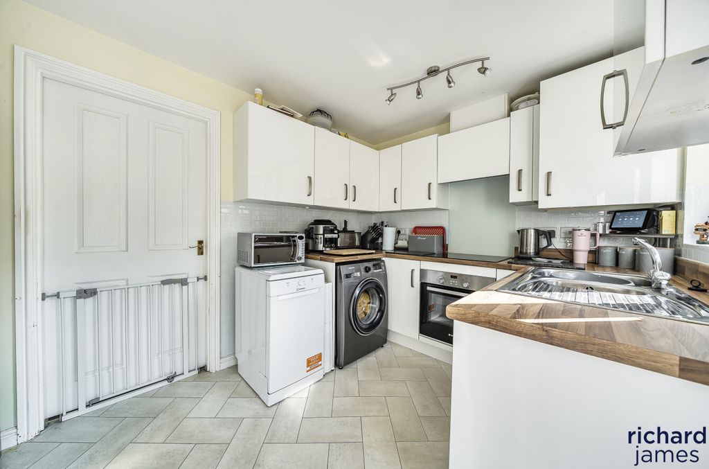Property photo 3 of 23 ce5F106Ba53c46Eaad67Fab0ce002925