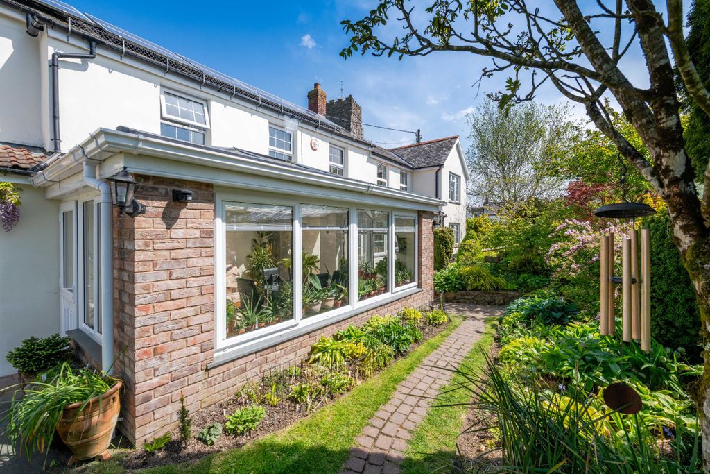 Property photo 2 of 46