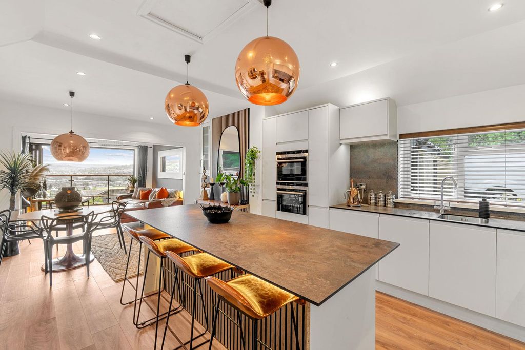 Property photo 2 of 27 Open Plan Kitchen Living Space