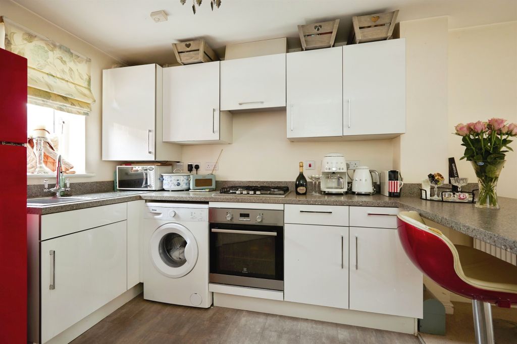 Property photo 2 of 16