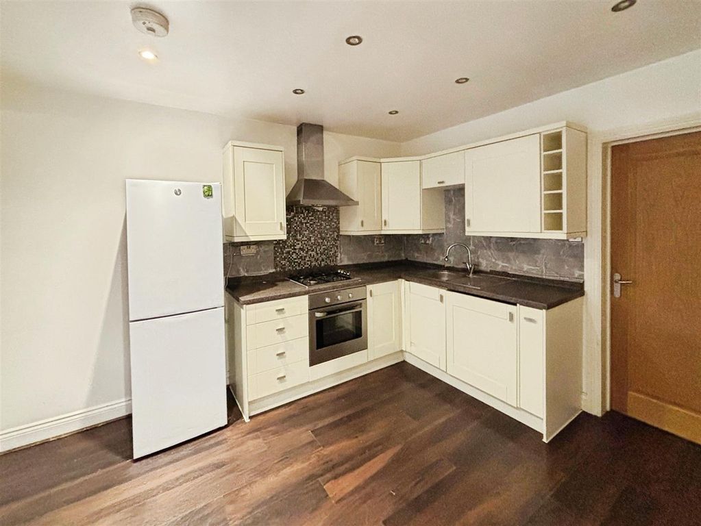 Property photo 2 of 11 8c448B8B-Photo 2012-23-25 2C 2010 2010 2037.Jpg