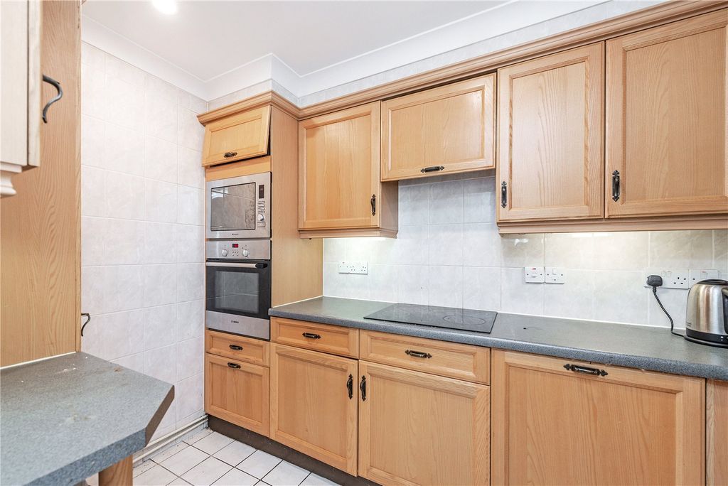Property photo 2 of 9