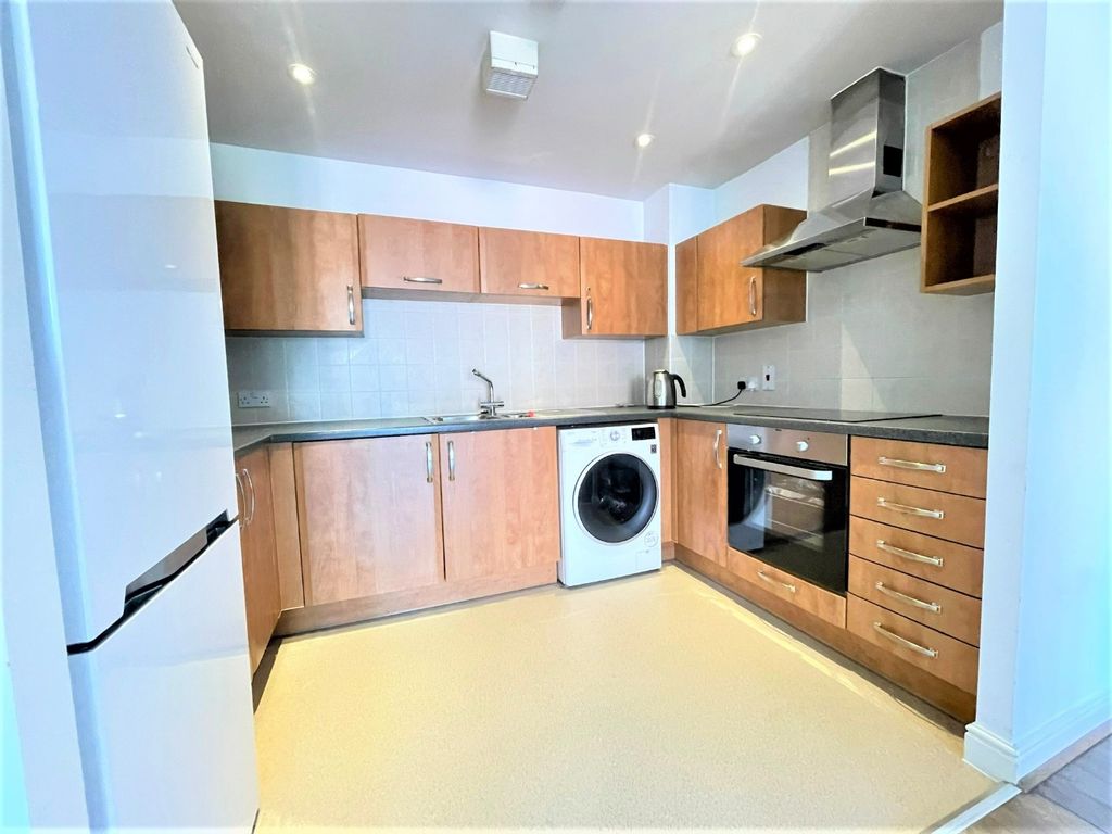 Property photo 2 of 13 1351702