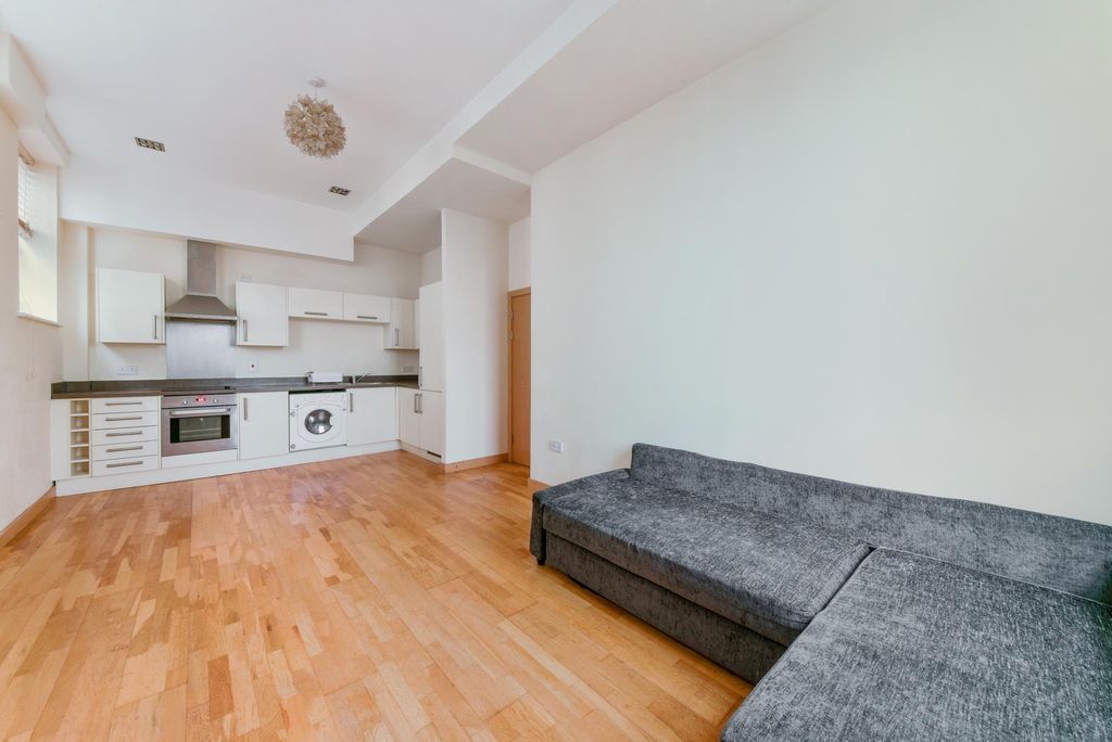 Property photo 3 of 8