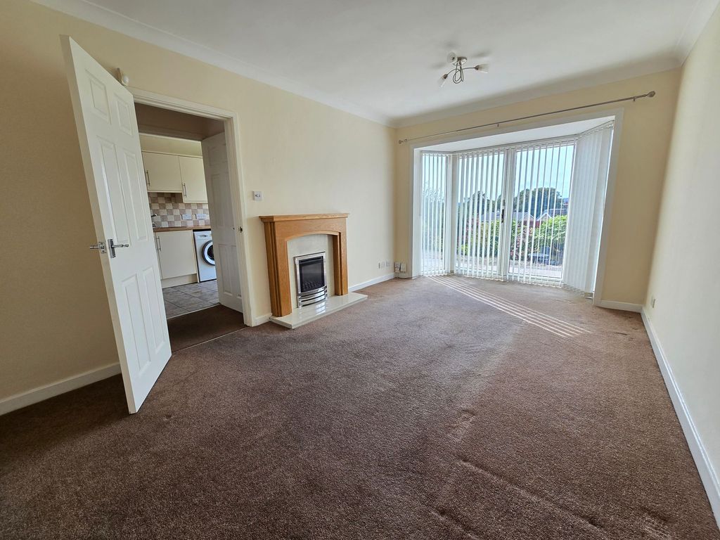 Property photo 2 of 12 Living Room