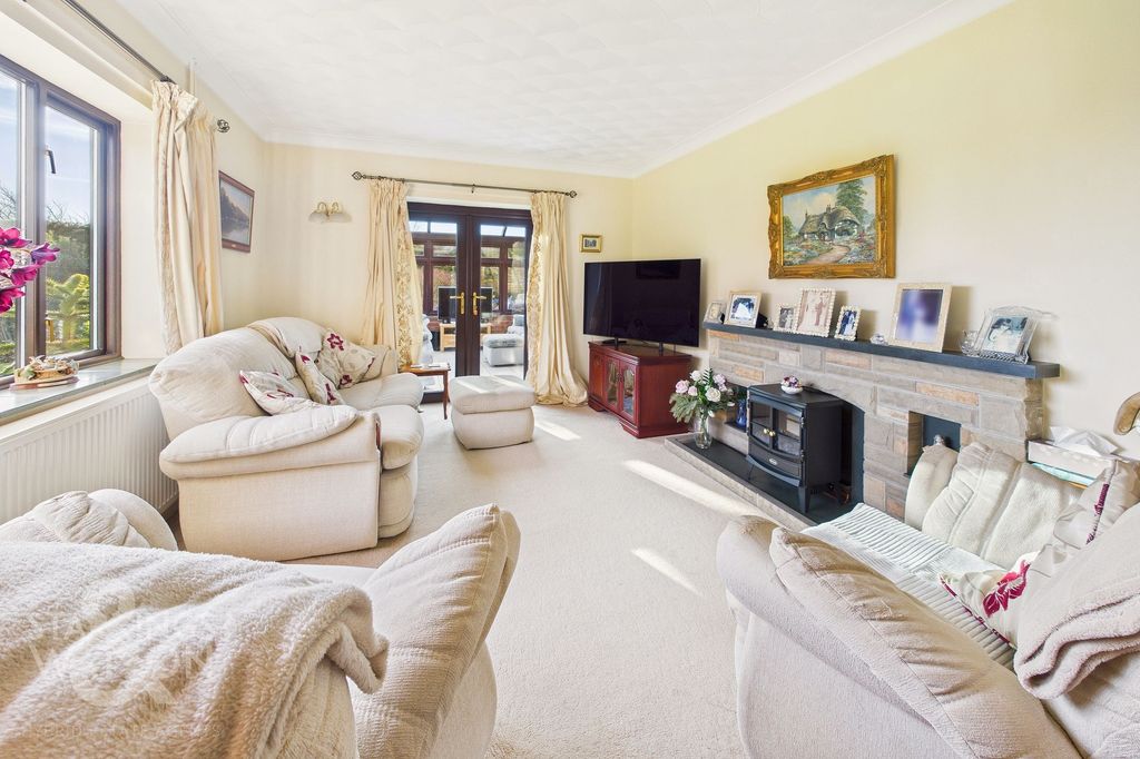 Property photo 2 of 36