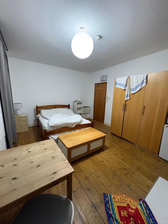 Property photo 1 of 4