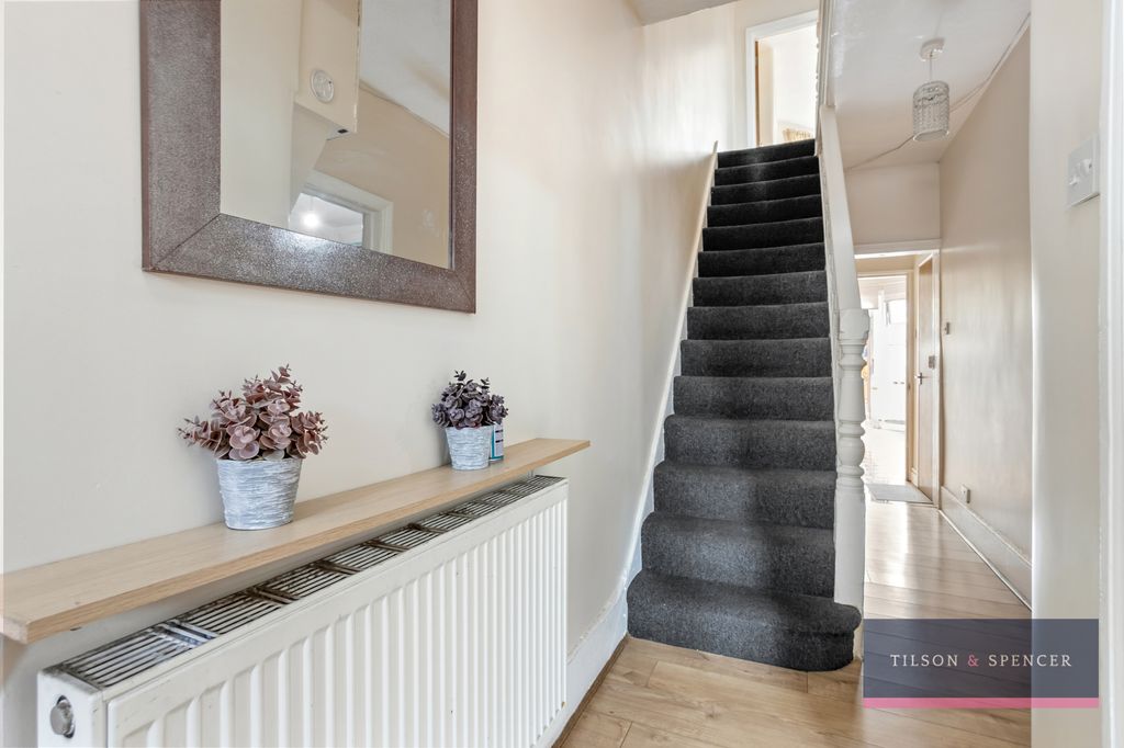 Property photo 2 of 17 2