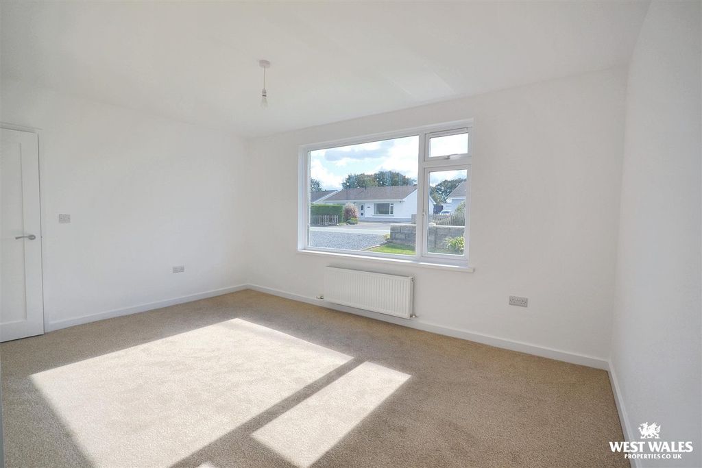 Property photo 3 of 29 Living Room