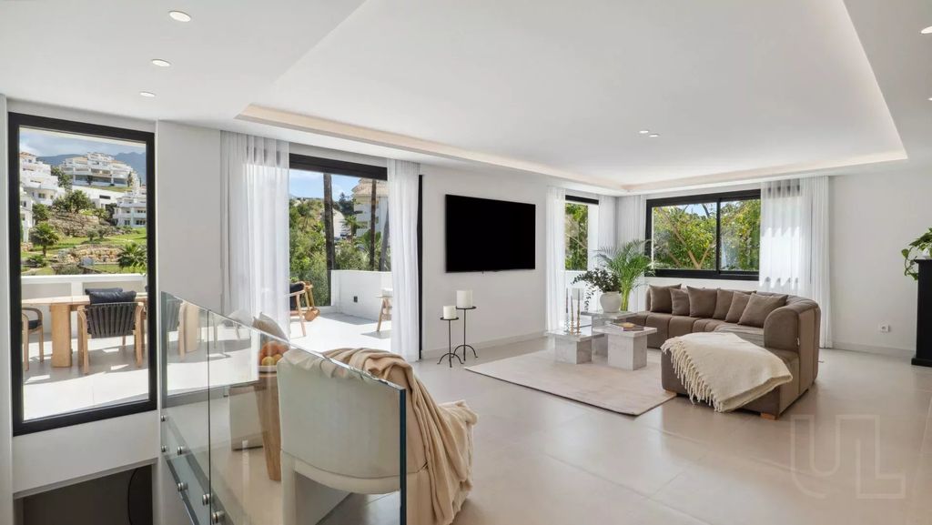 Property photo 2 of 37