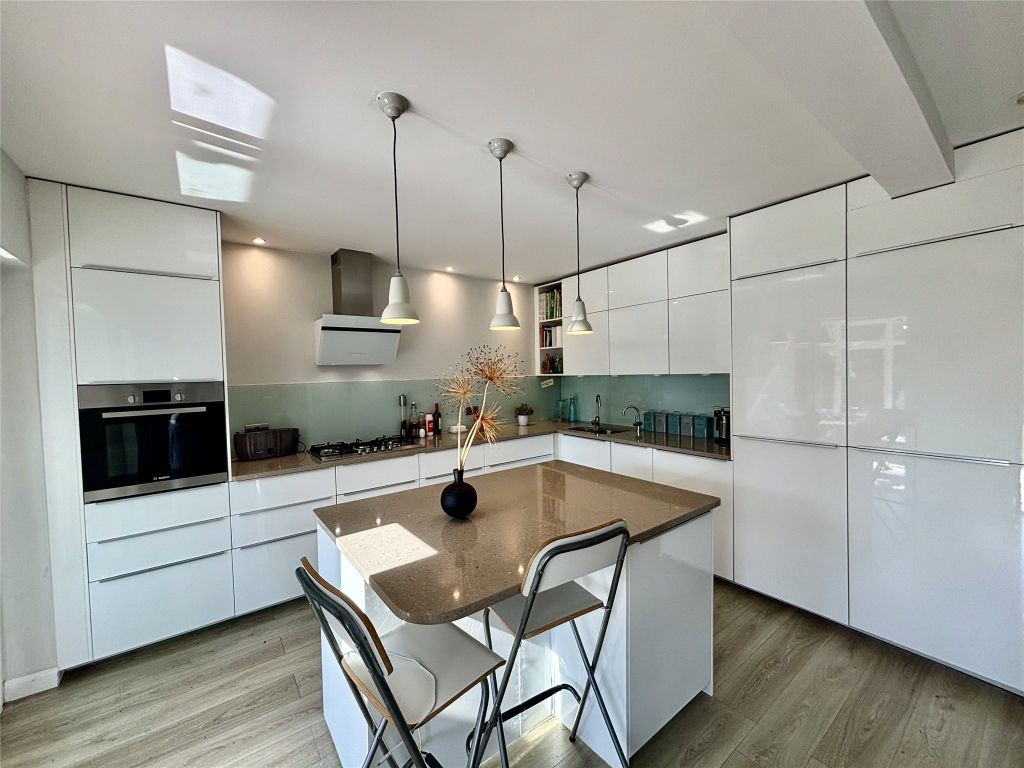 Property photo 3 of 22 Kitchen
