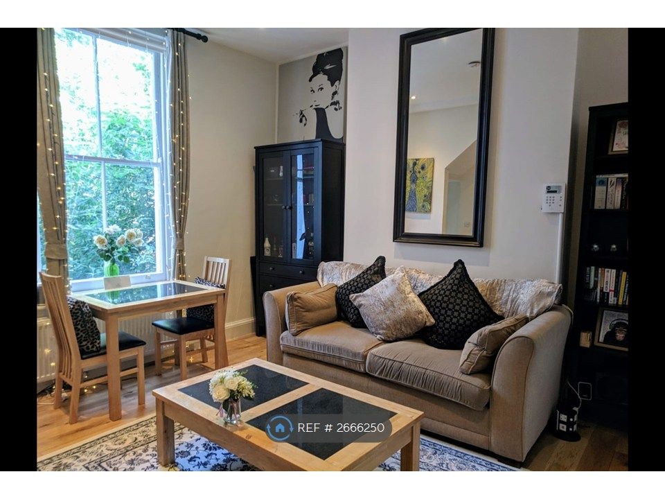 Property photo 1 of 5 Reception.