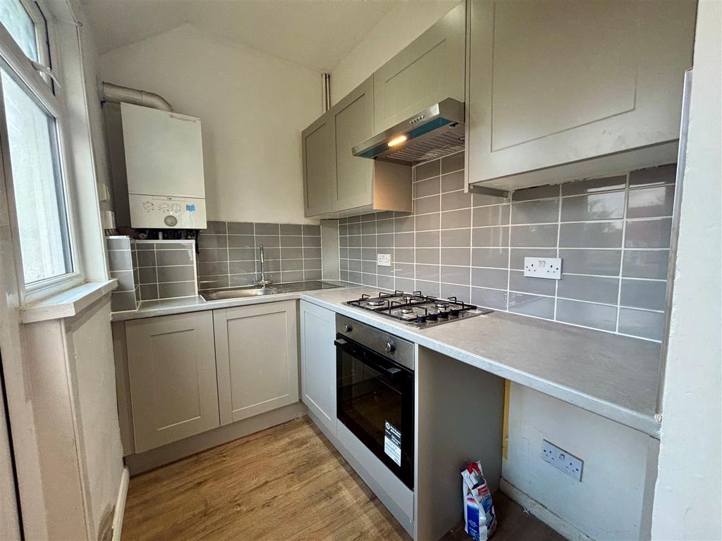 Property photo 2 of 4 Kitchen.Jpg
