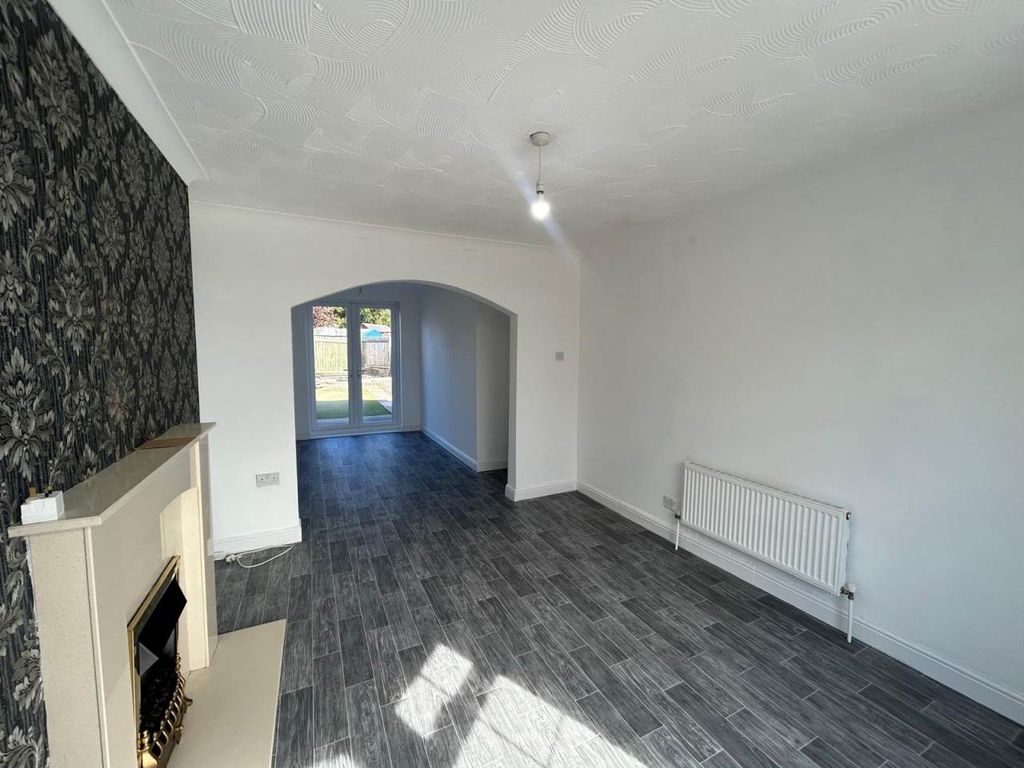Property photo 3 of 10 Open Plan Lounge Dining Room