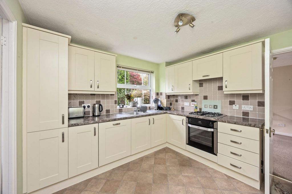 Property photo 2 of 22