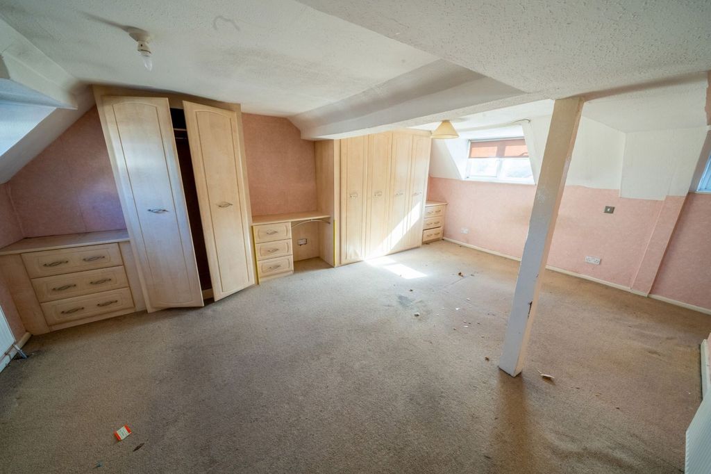 Property photo 2 of 38