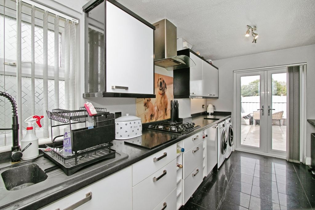 Property photo 3 of 17 Photo