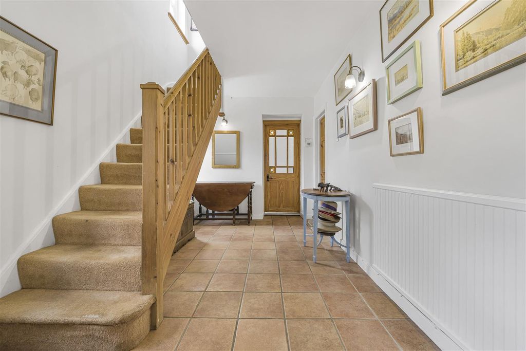 Property photo 3 of 38
