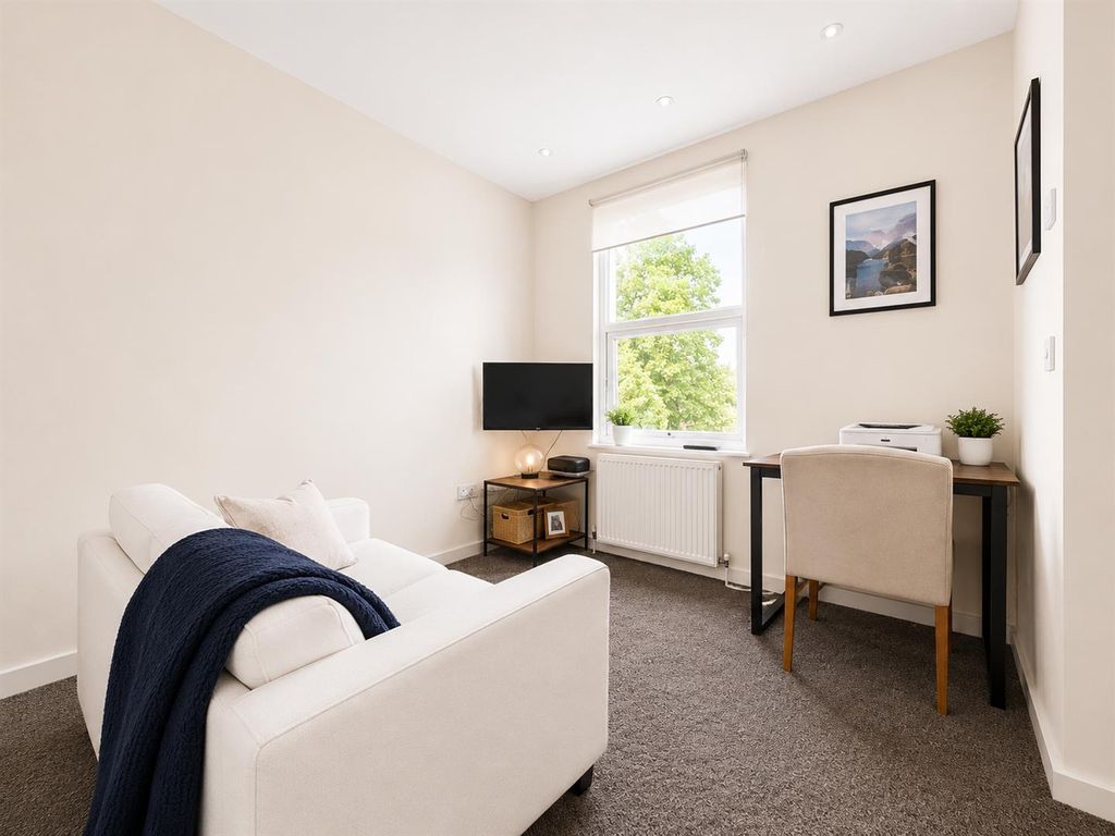 Property photo 3 of 16 213.Png