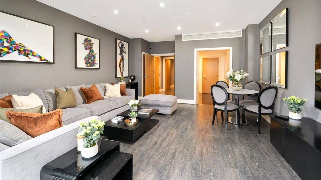 Property photo 3 of 11 Picture No. 15