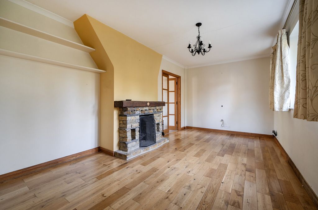 Property photo 2 of 23 1396424-10-695E60...